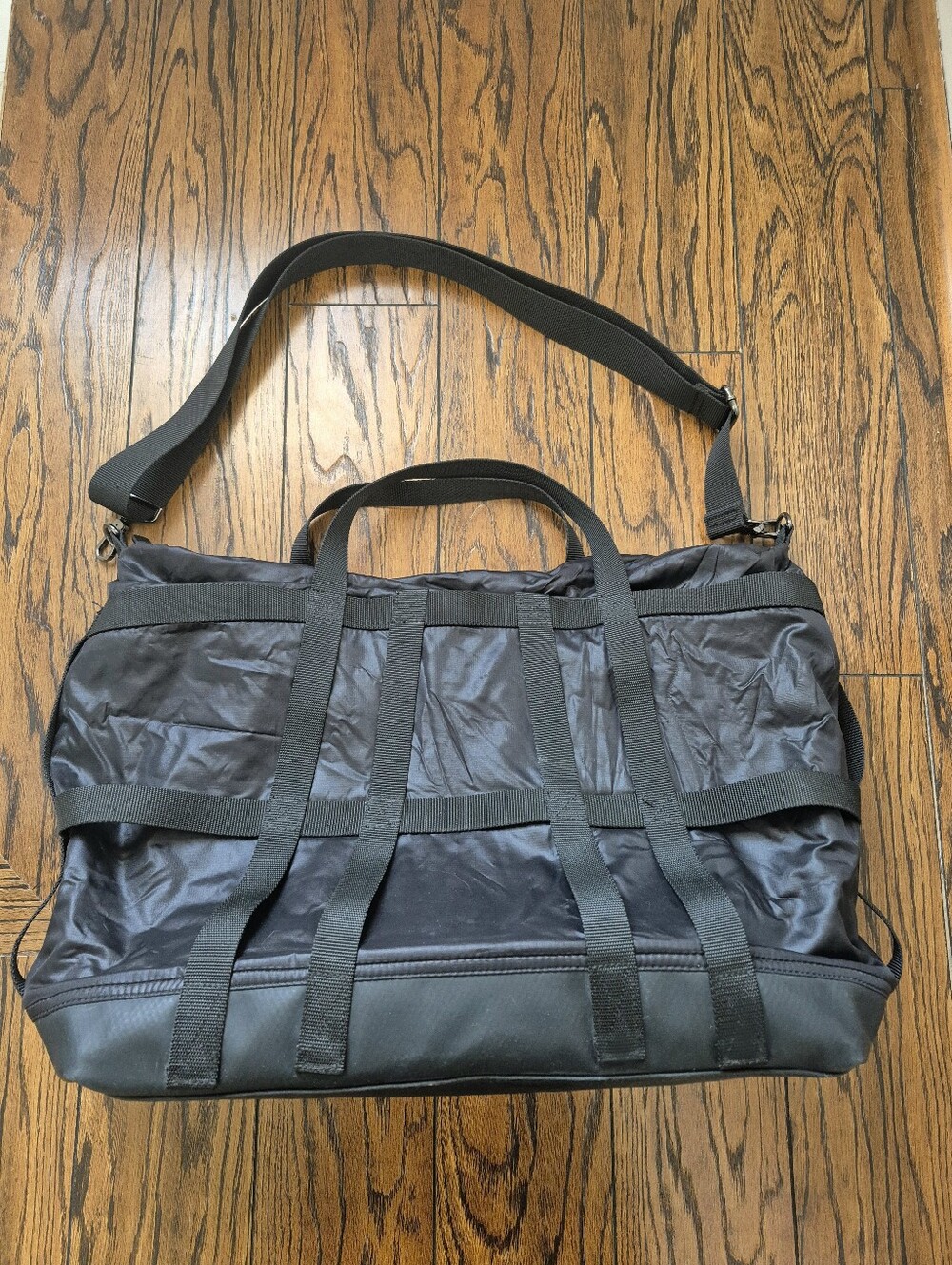 Guess Bag - Large Black, Great for Travel